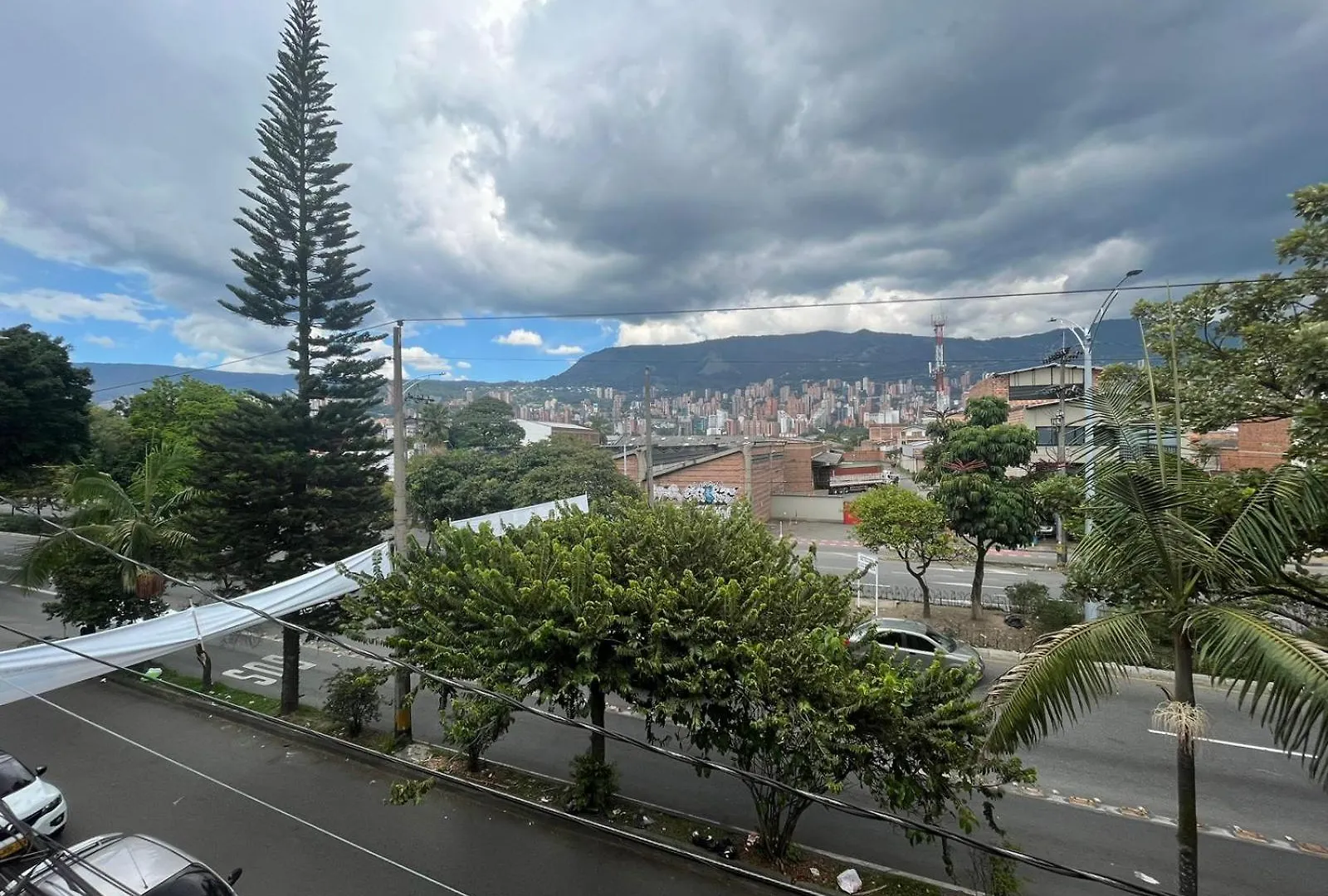 アパート Medellin Tu Hogar En La Eterna Primavera コロンビア